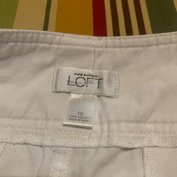 Ann Taylor LOFT Women's Shorts White Cargo Button Detail Back Pockets Sz 10 - Picture 13 of 14